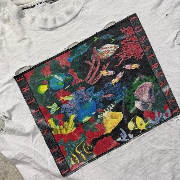 The Unbranded Brand Other - Vintage 90s distressed‎ rare art aquatic fish box logo thrashed T-shirt Size XL